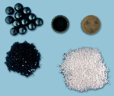 Shotshell buckshot load, including white polyethylene buffer material for protecting the individual shot pellets